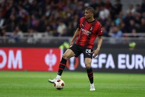 意媒：若出售佳夫米兰可能与利物浦竞争莱奥尼，科穆佐也是目标