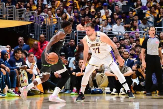 开云体育下载-老詹遭生涯最惨G1失利 077被无限针对 湖人危了？