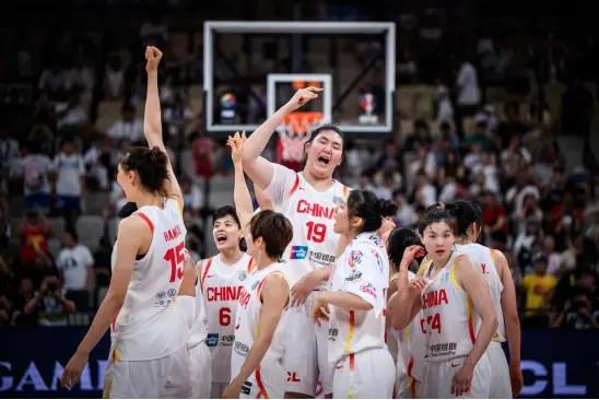 开云体育娱乐-第二节被打18-0，中国女篮半场11次失误，上场比赛全场仅9个